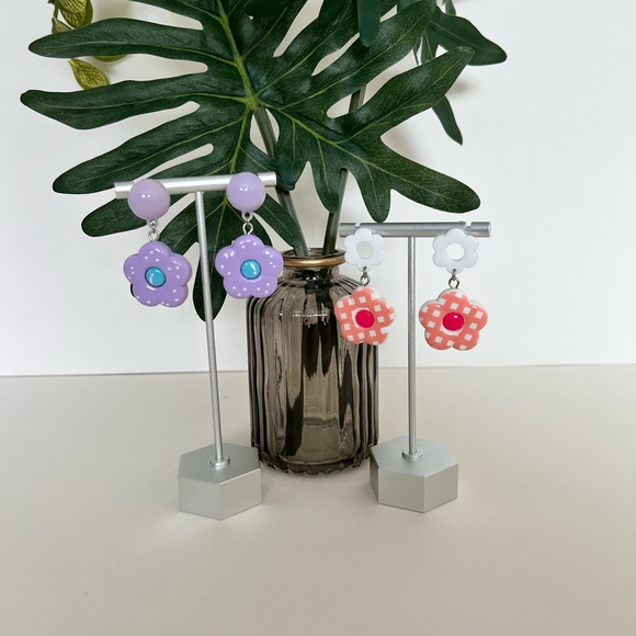 1970's Inspired Flower Dangle Earrings - Groovy Retro Pop-of-Color Earrings - Picture 8 of 14